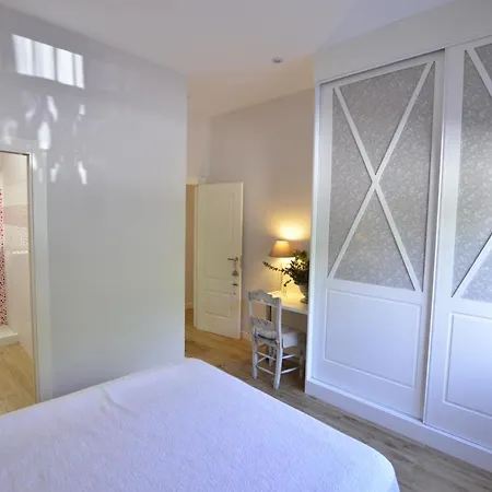 Maravillosa Privada Con Piscina Y Gran Jardin Velilla-Taramay