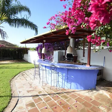 Maravillosa Privada Con Piscina Y Gran Jardin * Velilla-Taramay