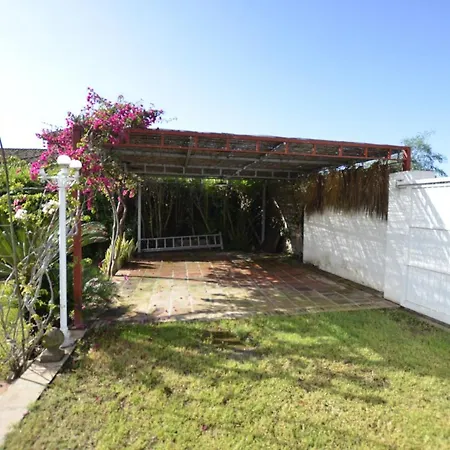 Maravillosa Privada Con Piscina Y Gran Jardin Villa *