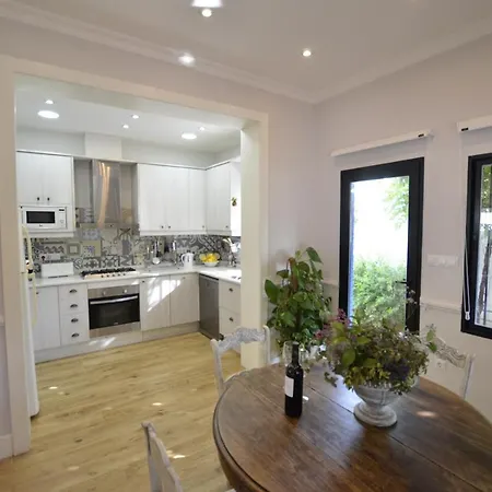 Maravillosa Privada Con Piscina Y Gran Jardin Villa *