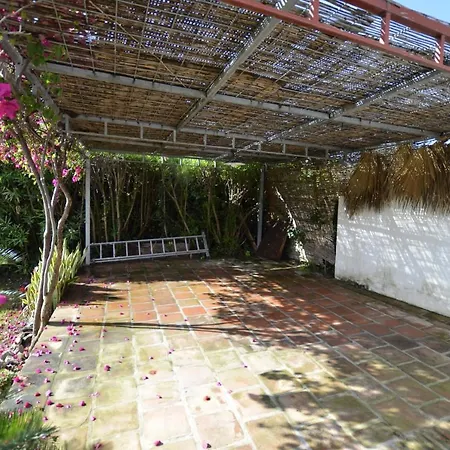 Maravillosa Privada Con Piscina Y Gran Jardin Villa