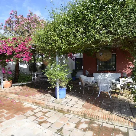 Maravillosa Privada Con Piscina Y Gran Jardin Villa *